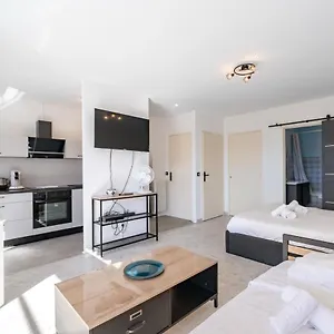 Appartement Bel Avec Balcon Et Piscine - - Welkeys, Vallauris
